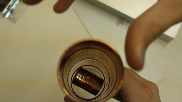 Magic Gravity Defying Magnet! смотреть онлайн