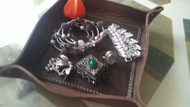 Кожаный лоток для хранения мелочей, ключей, украшений дома
