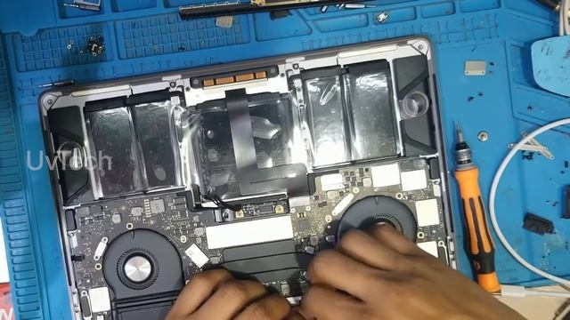 Apple Macbook Pro  A1706 A1708 Screen Replacement