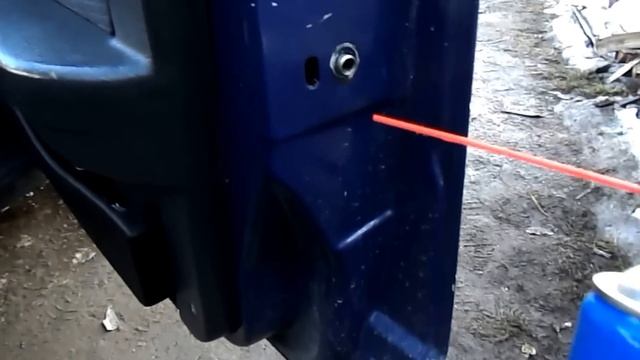 Как надо правильно смазывать замки. смотреть онлайн