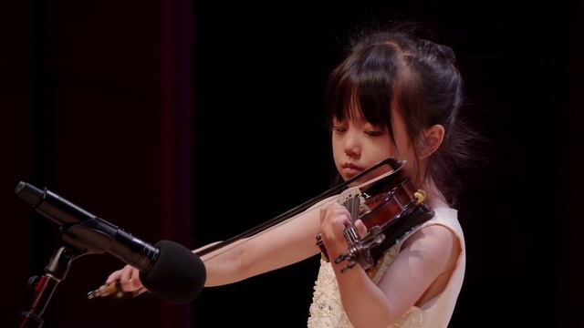 4 yr old Amilia Lai Plays Kajtus on the Pony by D. Obijalska, M. Wawruk on violin . 06.19.2022 смотреть онлайн