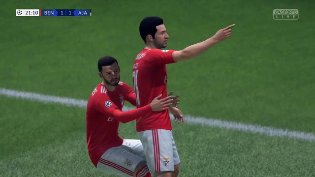 FIFA 19 Ajax Career Mode EP4 - Signing Tahith Chong?! смотреть онлайн