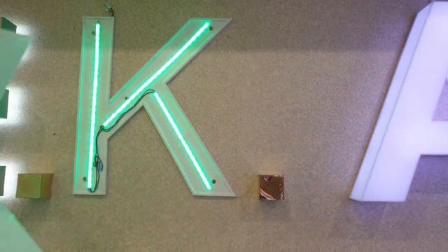 Варианты световых объёмных букв для наружной рекламы Разные эффекты подсветки Заказать рекламу смотреть онлайн