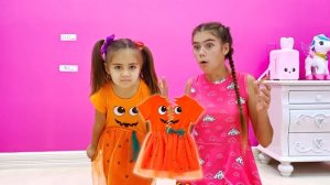 Настя учит Мию пользоваться Косметикой ? | Мия Настя и Артем