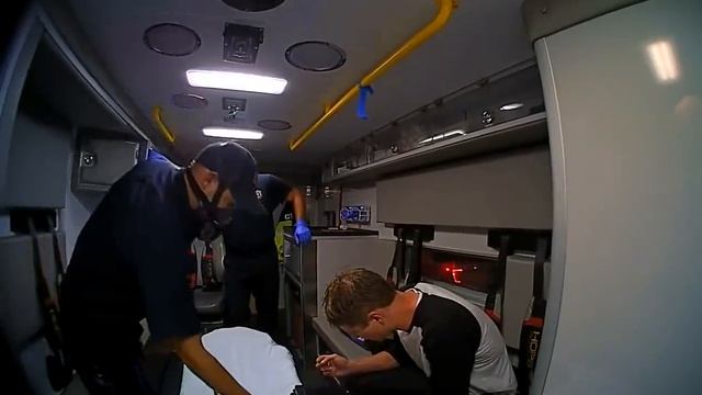 Male Overdoses on the wrong side of town and Officer finds a safe place for him. смотреть онлайн