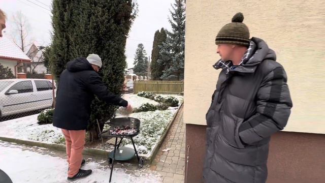 Жарим шашлык 7 января у сына ДР ему 13 лет!Сильно не празднуем так как завтра всем на роботу😊 смотреть онлайн
