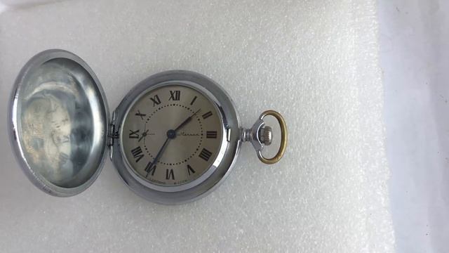 Часы карманные Молния с глухарем и шишками смотреть онлайн