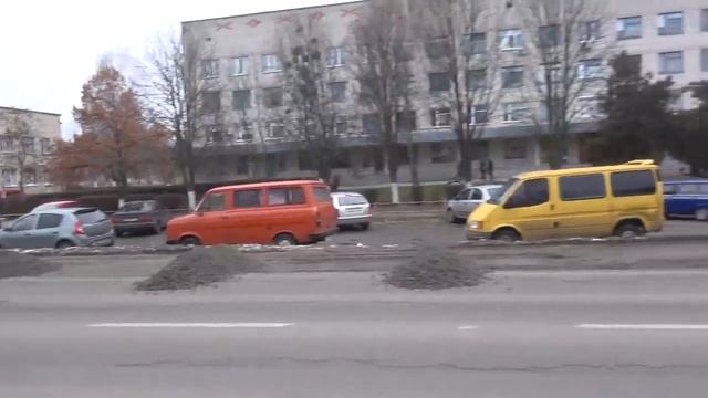 "Ремонт" дорог и "укрепление обочин" бетоном вместо асфальта в Василькове. смотреть онлайн
