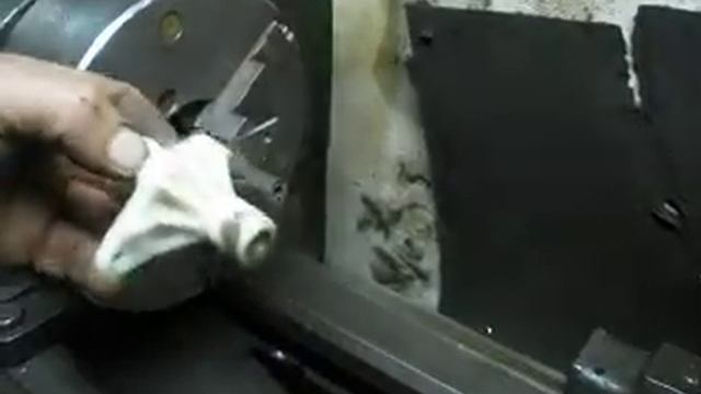 Реставрация детали механизма дворников на грузовик ФАВ(FAW) № 2 смотреть онлайн