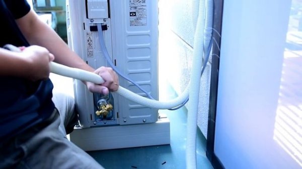 【DIY】エアコン取り付け～壁に穴あけ、エアコン設置～