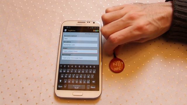 NFC Email trigger with Galaxy Note 2 Near Field Communication - Practical NFC смотреть онлайн