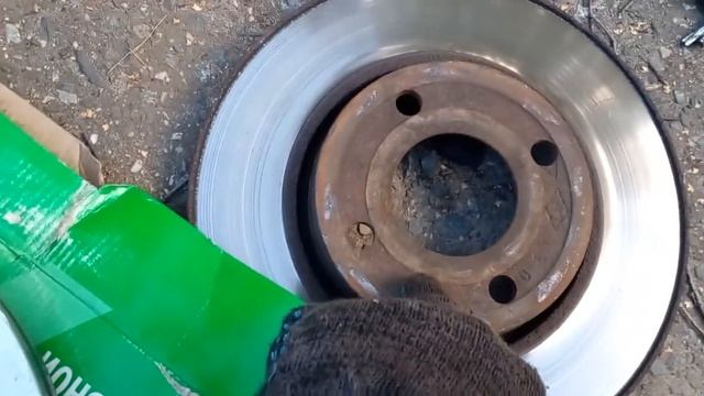 замена тормозных дисков лада икс Рей смотреть онлайн