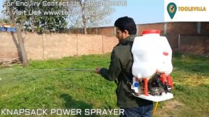 Бензиновый опрыскиватель в работе