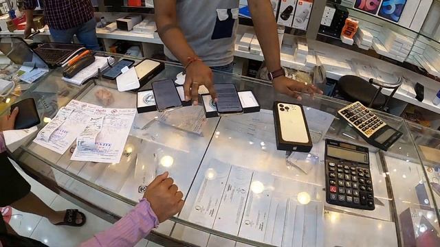 iPhone Buying Guide From Dubai & Meena Bazar | iPhone 13 Series Price At LOWEST | Best Electronics смотреть онлайн