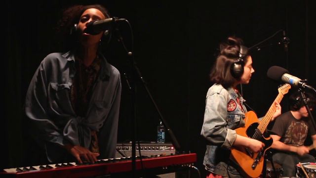 Ava Luna - Daydream - live at WVAU смотреть онлайн