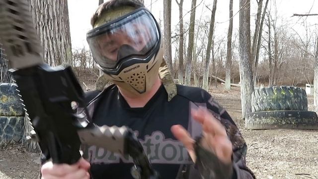 Shooting Tippmann TMC Paintball Gun - Magfed and Hopper смотреть онлайн
