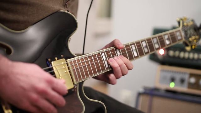 From clean to fuzz with the volume knob only смотреть онлайн