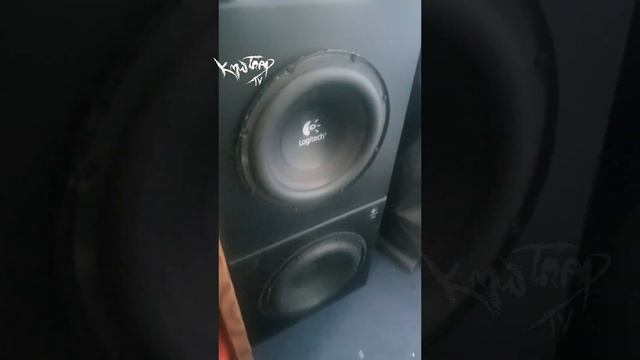 Logitech Z906 and Z560 FLEX BASS TEST (Edit) смотреть онлайн