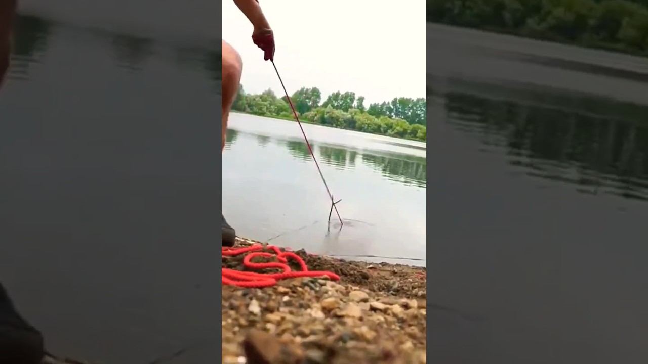 Кинул Крюк-кошку в воду и вытащил это! #крюккошка #магнитнаярыбалка #находки смотреть онлайн