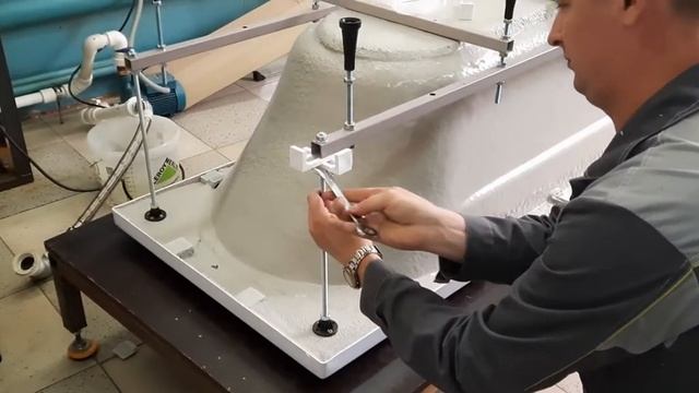 Установка фронтального экрана на ванну Grace смотреть онлайн