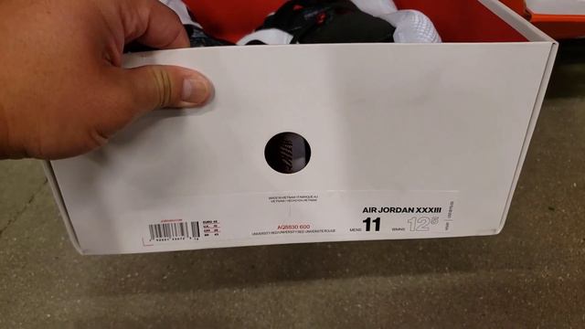 Looking for Heat at Nike Outlet! East LA Nike Outlet смотреть онлайн
