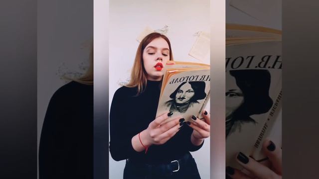 Страна читающая — Екатерина Прокаева читает произведение «Мертвые души» Н. В. Гоголя смотреть онлайн