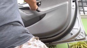 REPLACING THE INNER DOOR HANDLE (PASSENGER SIDE) for HYUNDAI ELANTRA 2012 MD