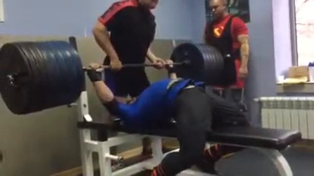 Bench press 320 kg/ Жим в майке 320 кг. смотреть онлайн