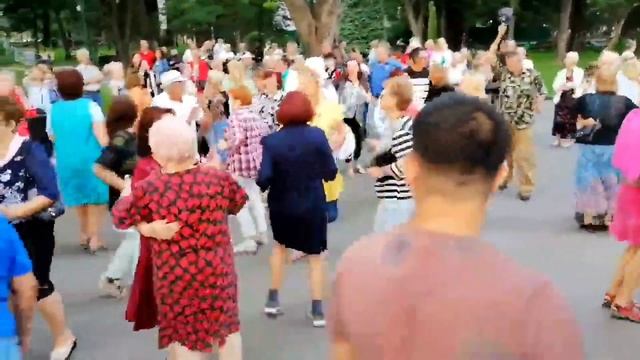 На теплоходе музыка играет Харьков смотреть онлайн
