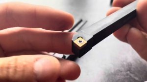 Токарные резцы со сменными пластинками