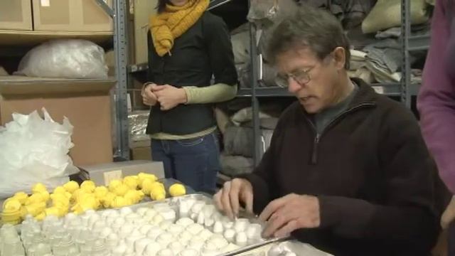 Allan McCollum: "Over Ten Thousand Individual Works" | Art21 "Extended Play" смотреть онлайн