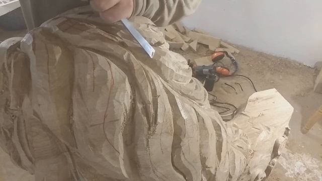 wood sculpture lion . Резьба по дереву Лев смотреть онлайн