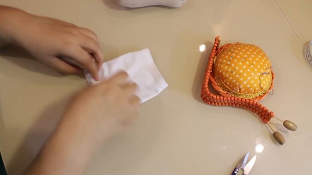 Одеваем куклу. Как сшить гетры, панталончики и юбку-пачку смотреть онлайн