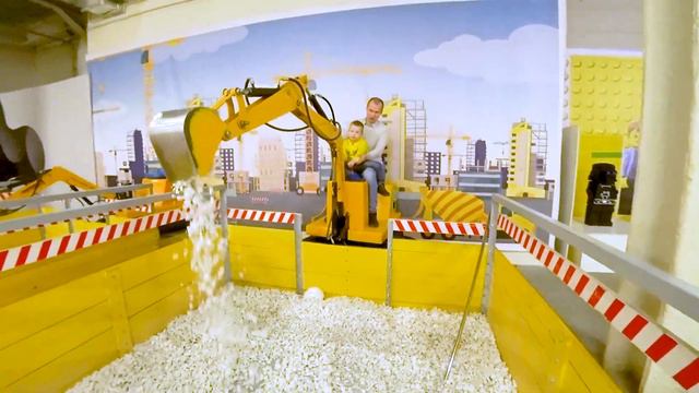 ВЛОГ. Лёня на выставке Лего. Мир кубиков Lego смотреть онлайн
