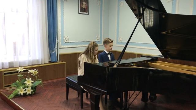 "Вальс и Тарантелла".Играют Лозина София и Андреев Даниил смотреть онлайн
