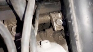 Устанавливаем клапан вентиляции картерных газов