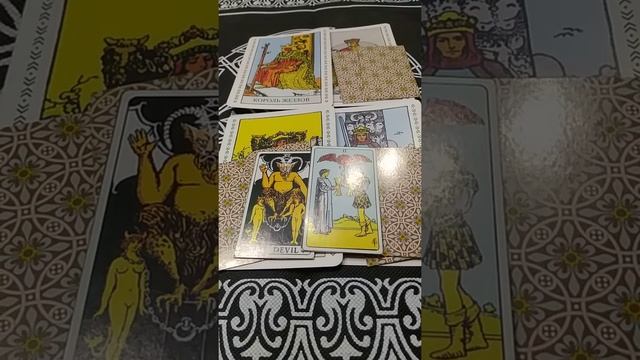 Гадание на четырех королей. Что думает о Вас загаданный человек? смотреть онлайн