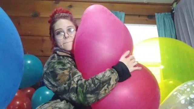 EXTREMELY LOUD N2P HUGE Balloon Nail Popping With 12" Balloons Looner Pops BIG Red Loon смотреть онлайн