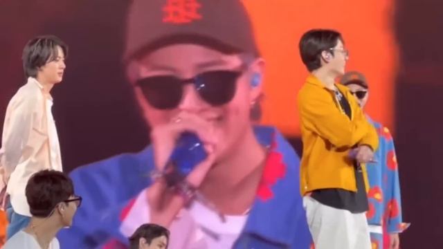 A Taehyung Y A Jungkook Ya No Les Da Miedo Mostrarse Juntos, Ante Las Cámaras.