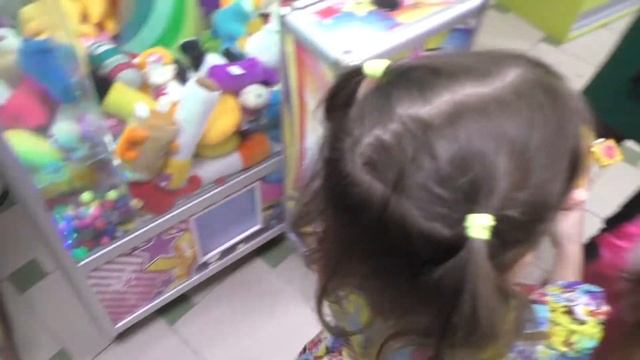 Кран-машина Хватайка. Выигрыш. Казань Татмачок смотреть онлайн