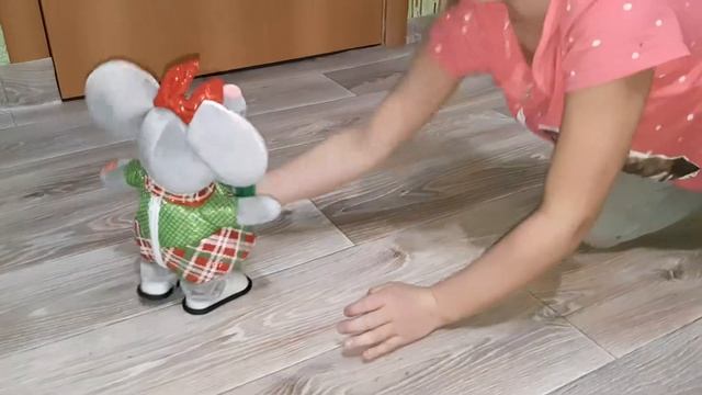 Символ 2020 года Мышка Ёлочка смотреть онлайн