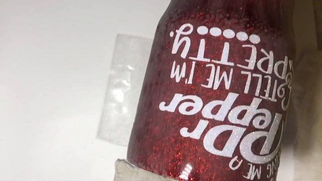 Applying HTV to a glitter tumbler смотреть онлайн