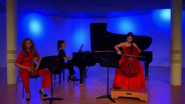 Aram Khachaturian Sabre Dance-Saxophone,Cello und Klavier смотреть онлайн