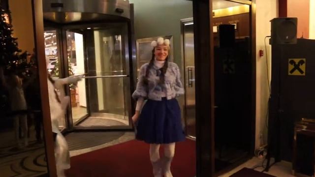 Встреча Деда Мороза и Снегурочки в отеле Пекин смотреть онлайн