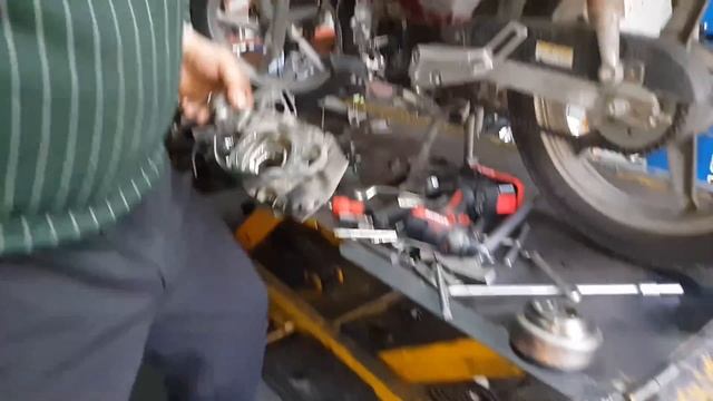 Motorbike Engine Repair That Smokes While Eating Oil - Daelim Citi  Ace 100 Engine Repair