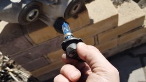 Замена лампочки фары на Тойота Хайлендер XU40