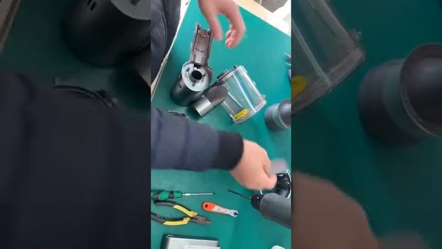 Dreame V11 - Error 2 Fix motor/engine - Part 1: Disassembly смотреть онлайн