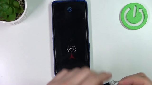 Does the Lenovo Legion Duel have a micro SD Card input? смотреть онлайн