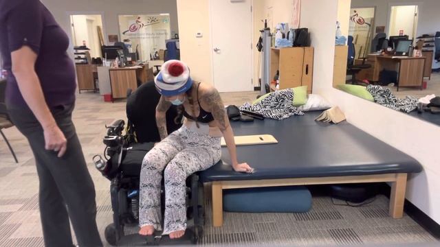 Fast Transfer out of Wheelchair without Sliderboard C5 C6 Incomplete Quadriplegic смотреть онлайн