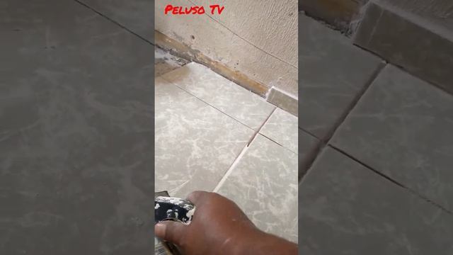 Vídeo Short de como poner boquilla para porcelanizados con llana de goma en México Peluso Tv смотреть онлайн